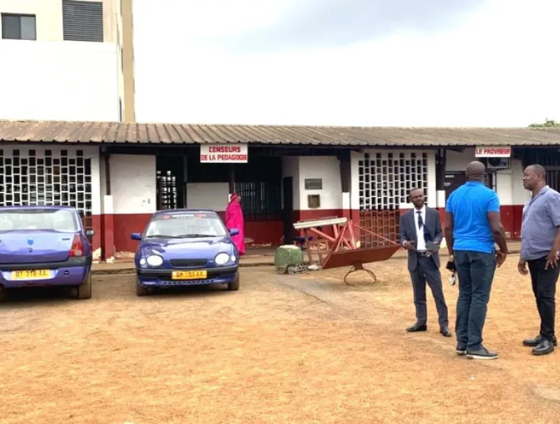 Vue d'un bâtiment du lycée Paul Emane Eyegue (Oloumi)