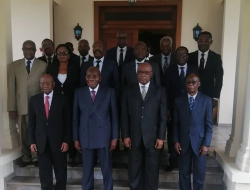 Les sages du Haut-Ogooué au terme de leur déclarartion.