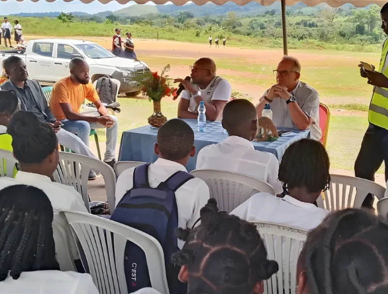 Moment de sensibilisation au Lycée public Rigobert-Landji (LRL) de Moanda