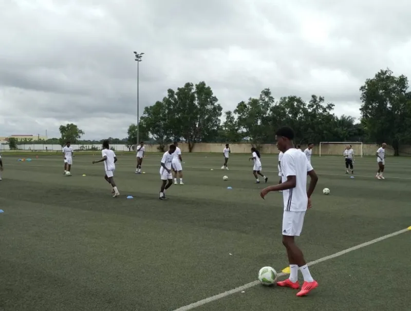 Les Pirates des Seychelles lors de leur première séance d’entraînement à Mbaya.