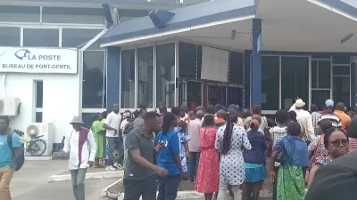 Agence de la poste SA à port-gentil