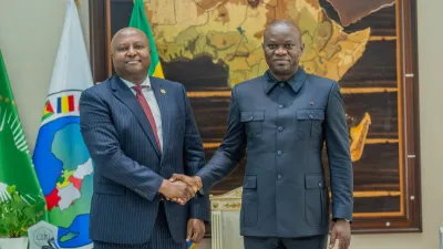 Brice Clotaire Oligui Nguema, président du Gabon et Albert Shingiro, l'envoyé spécial du président de la Commission de l'Union africaine (UA)