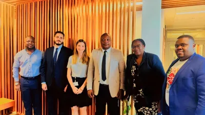 Remise officielle de note électorale à l'ambassade de France au Gabon