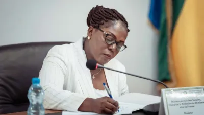 Armande Longo-Moulengui, ministre des Affaires sociales