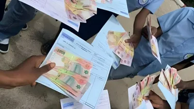 Les bourses brandies par les élèves du secondaire