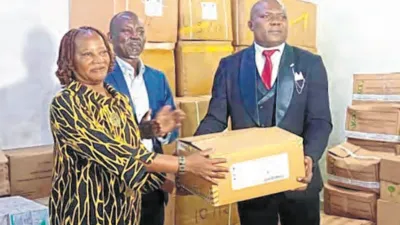 Dons au CHR de Ntchengué. © DR