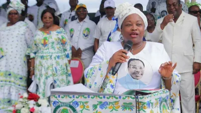 Camelia Ntoutoume-Leclerq, ministre de l'éducation nationale