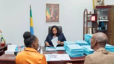 Camelia Ntoutoume-Leclerq, ministre de l'éducation nationale