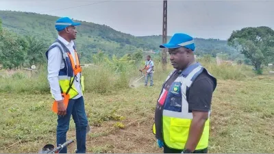 Le maire de la commune de Mounana, Émerick Cédric Maka Tongo, et le député Rodrigue Bokoko