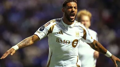 Denis Bouanga, footballeur international gabonais