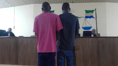 Les deux prévenus au cours de leur audition à la barre.