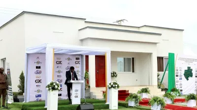 Lancement des travaux de construction des logements sociaux à Bikélé et Essassa