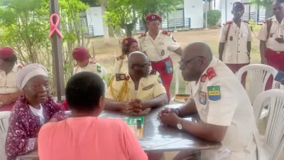 Don de sang du personnel de la santé militaire à la maison d'Alice