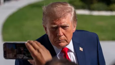 C’est un Donald Trump particulièrement hargneux qui s’en prend à la CPI.