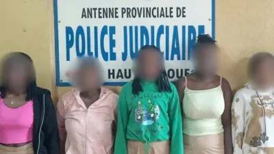 Élèves du Lycée technique Agathe-Obendze