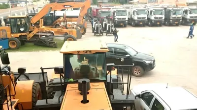 Vue des engins affectés à la réhabilitation du réseau routier