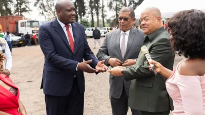 Leod Paul Batolo, Administrateur directeur général d'Eramet-Comilog et , Estimé Lebomo, maire de Moanda