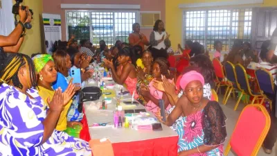 Oyem : cent jeunes filles formées dans la manucure et pédicure