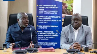 Les deux signataires, Ghislain Moandza Mboma de l’ANPI (g) et Fernand Epigat de la DGCL.