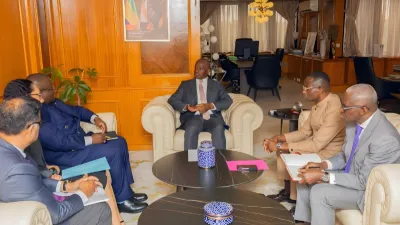 Séance de travail pour le projet de la Mine de Baniaka