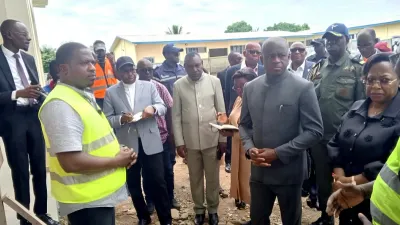 Hermann Immongault, vice-président du gouvernement gabonais sur le chantier des logements