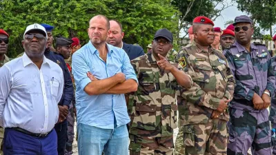 Les ministres gabonais, Hermann Immongault, et belge de la Défense, Theo Francken