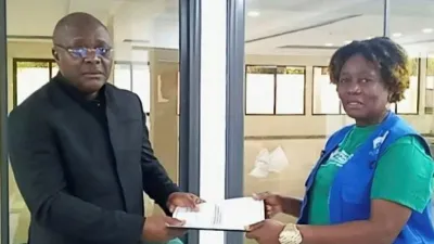 Jean Robert Mabobet, gouverneur de la Nyanga et Chantal Bougou Koumba, la superviseure provinciale du RGPL 