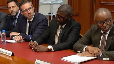 Rencontre entre le président Brice clotaire Oligui Nguema, la SEEG et Suez