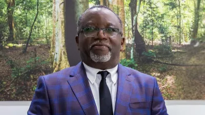 L’ambassadeur du Gabon en France, Alfred Nguia Banda