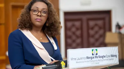 Laurence Ndong, ministre de la fonction publique
