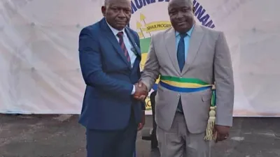 Le préfet de Mounana Jean-Pierre Abissaye et le maire Emerick Cédric Maka Tongo