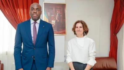 Mark-Alexandre Doumba, assurant l’intérim du ministre de l’Environnement et l’ambassadrice de l’Union européenne au Gabon, Cécile Abadie