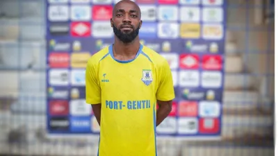 Natanael Ndwangou Iga, footballeur professionnel