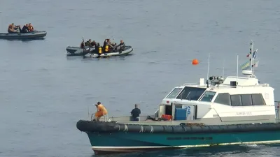 Équipes de recherche au large d'Ozouri