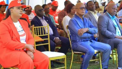 Dr Okili Abdoulaye Ondenot (rouge), responsable du CTA de Port-Gentil