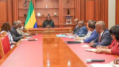Brice Clotaire Oligui Nguema, président du Gabon en réunion avec le groupe Ebomaf