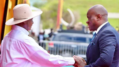 Brice Clotaire Oligui Nguema, président du Gabon et Yoweri Museveni, président de l'Ouganda