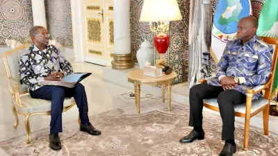 Brice Clotaire Oligui Nguema, président du Gabon et Séraphin Moundounga, président de la Commission nationale pour la démocratie et la participation citoyenne (CNDPC)