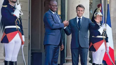Brice Clotaire Oligui Nguema, président du Gabon et Emmanuel Macron, président de la France 