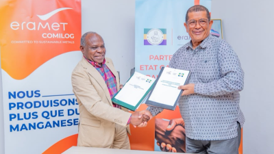 Philippe Tanangoye, ministre de l’accès universel à l’eau et à l’énergie et Leod Paul Batolo, Administrateur directeur général de la Comilog