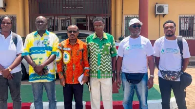 Agents du Recensement général de la population à Koula-Moutou