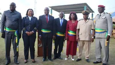 Les nouveaux responsables des collectivités locales de Ndougou-Gamba avec la gouverneur Assengone Obame