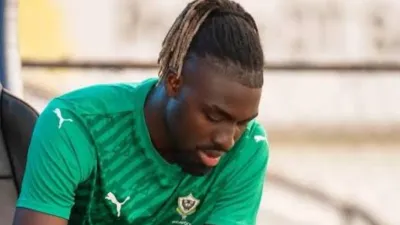 Yannis MBEMBA, footballeur gabonais