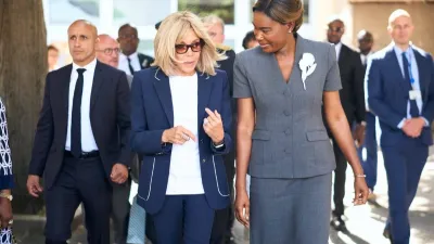 Zita Oligui Nguema, première dame du Gabon et Brigitte Macron, première dame de la France
