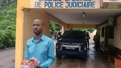  Gaël Oye Meye, pris en flagrant délit de vol de cannabis scellé et conservé au sein du Palais de justice de Libreville. 