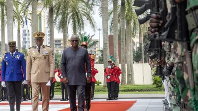 Le président Oligui Nguema et John Dramani Mahama. © DR 