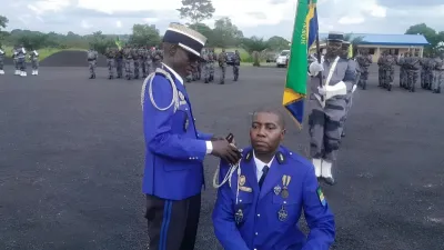 Port de galons à la gendarmerie