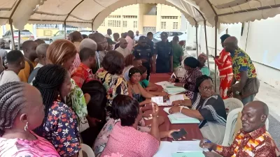 Remise des bons de caisse aux enseignants